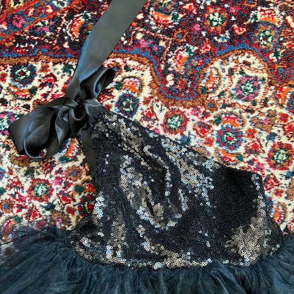 Beautiful tulle and sequins one shoulder dres - Picture 2 of 6